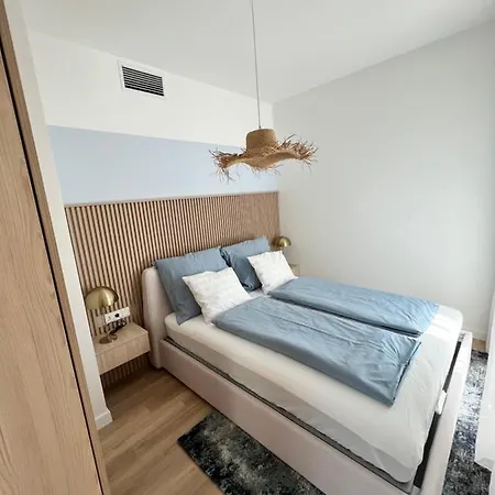 Apartment Platan Garden Koezvetlen Vizparti Apartman Balatonboglar