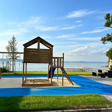 Platan Garden Koezvetlen Vizparti Apartman Apartment