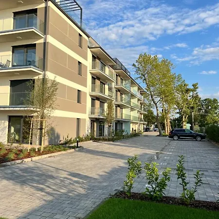 Platan Garden Koezvetlen Vizparti Apartman Apartment Balatonboglar